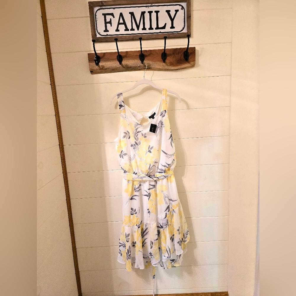 NWT Lane Bryant - Yellow Floral Dress - Women’s Sz 18